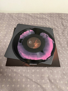 Arcane Pink & Black Splatter vinüülplaat (2 foto / 2)