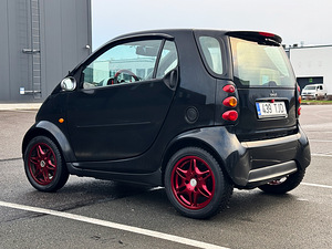 SMART FORTWO COUPE 0.7 TURBO 01.2027 - Swatch Mercedes Art (4 foto / 11)