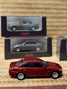 BMW 5 Series E60 M5 Մետաղական կոլեկցիոն մեքենայի մոդել 1/64 (7 լուսանկար / 10)