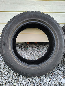 Nokian Hakkapeliitta 215/55/R16 (2 foto / 8)