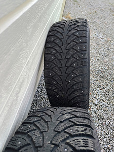 Nokian Hakkapeliitta 215/55/R16 (7 foto / 8)