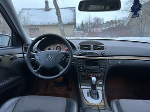 Mercedes-Benz E270 Avantgarde , 2003, diisel. (9 foto / 12)