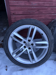 Audi S-line veljed rehvidega 255/40 R19 (2 foto / 3)
