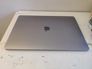 MacBook pro 16" 1TB 32gb RAM i9 2.3ghz (2 foto / 5)