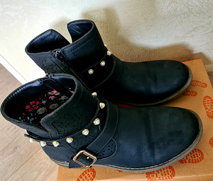 Skechers poolsaapad, suurus 33 (2 foto / 3)