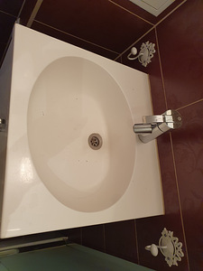 Vannitoa valamukapp + segisti (3 foto / 3)