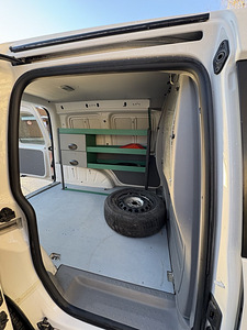 Volkswagen Caddy 2.0 CNG (бензин/газ) (10 фото из 13)