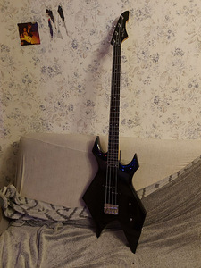 Basskitarr Harley Benton (1 foto / 1)