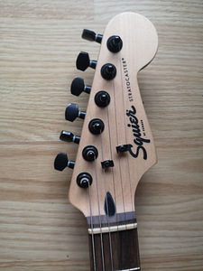 Parduodu gitaros komplektą Squier (4 nuotrauka iš 10)