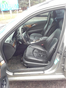 Mercedes Benz E220 CDI (6 foto / 8)