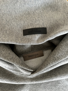 FEAR OF GOD ESSENTIALS ХУДИ (3 фото из 3)