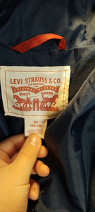 Jordan куртка 25 Levi's 30. (4 фото из 7)