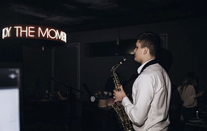 Saksofonist saksofonist Dj sax elava muusika korraldamine Lo (2 foto / 6)