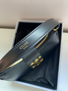 Celine originaal Medium Ava Triomphe Bag Must (5 foto / 9)