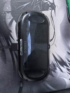 PS Vita (3 фото из 4)