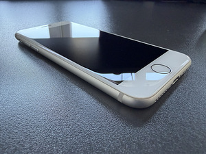 iPhone 7, 32GB, серебристый (5 фото из 5)