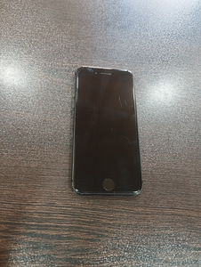 iPhone 8 64Gb (3 фото из 4)