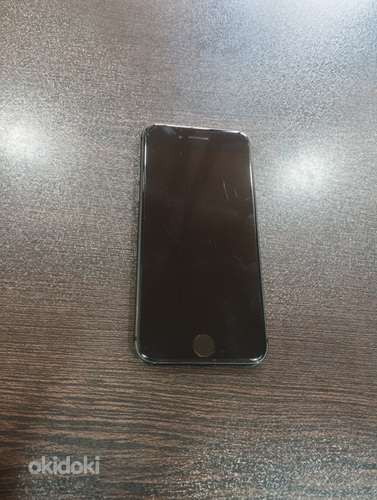iPhone 8 64Gb (3 из 4)