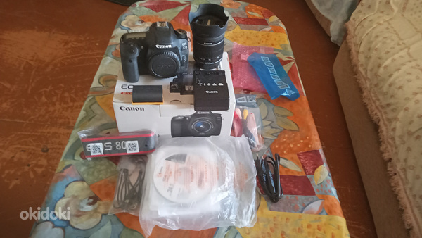 Цифровая зеркальная камера Canon EOS 80D с объективом EF-S 1