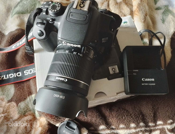 Canon eos 700d Canon EF-S 18-55mm 1:4-5.6 is stm.