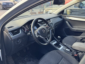 Skoda Octavia (7 фото из 8)