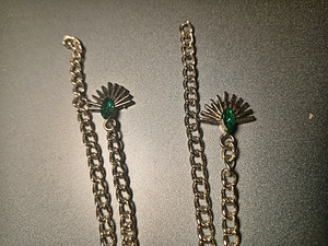 Statement flower earrings with green crystals and chains. (4 foto / 10)