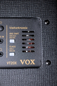 Kitarri võimendi / Комбик VOX Valvetronix (8 foto / 8)