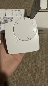 Vesipõrandakütte termostaat/Терморегулятор Basic 24V, WFHT B (2 фото из 2)