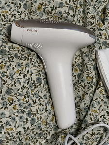Фотоэпилятор Philips Lumea Advanced SC1998/00 (2 фото из 2)