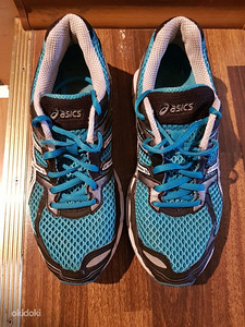 Asics tossud s39,5 (1 foto / 3)