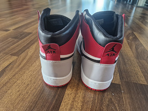 Müüa Nike Air Jordan s42 (3 foto / 3)