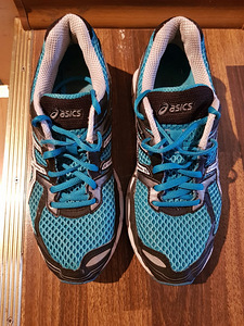 Asics tossud s39,5 (1 foto / 3)