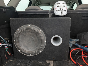 Subwoofer alpine + autostudio võim (1 foto / 4)