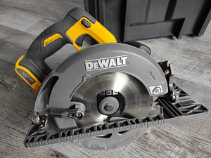 DeWalt DCS576T2; 54 В; Аккумулятор 2x6,0 Ач (2 фото из 7)