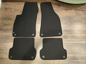 Audi A4 B7 Carpet - Floor Mats (1 foto / 2)