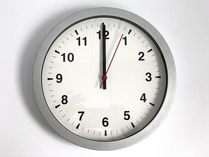 Настенные часы (IKEA) 28см
