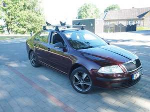 Skoda Octavia 1.6 75kW (2 foto / 10)