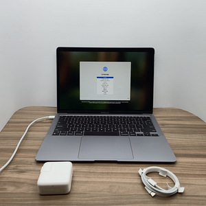 Macbook Air M1 256GB (2020) (1 foto / 5)