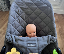 Кресло для отдыха babyBjörn с игрушкой