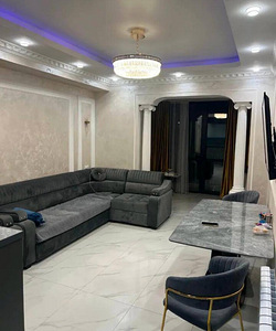Տրվում է 3-սենյականոց բնակարան Կենտրոնում