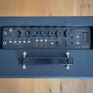 The Vox VT20X Modeling Electric Guitar Amplifier (2 foto / 4)