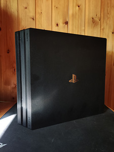 PS 4 PRO 1TB (2 фото из 5)