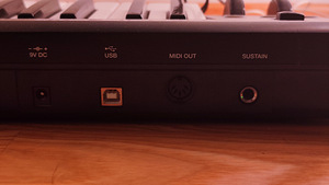 Alesis Q25 Keyboard (2 foto / 2)
