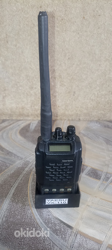 Рация Yaesu VX-110 (2 из 2)