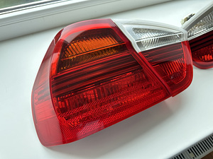 Задние фонари BMW E90 (2 фото из 3)