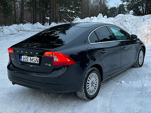 Volvo S60 (4 фото из 14)