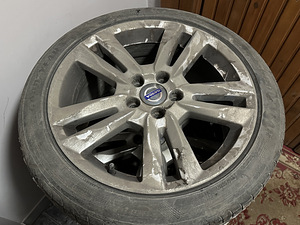 Volvo S60 (14 фото из 14)