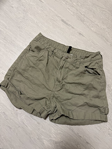 Шорты H&M, размер EUR 40 (б/у) (1 фото из 1)