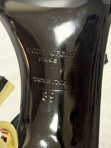 Yves Saint Laurent — luksuslikud sandaalid ikoonilisel kontsal (3 foto / 3)
