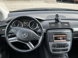 Mercedes r 350 (4 foto / 12)